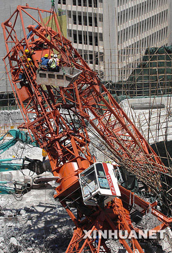 香港一建筑工地发生施工意外造成1人死亡(组图