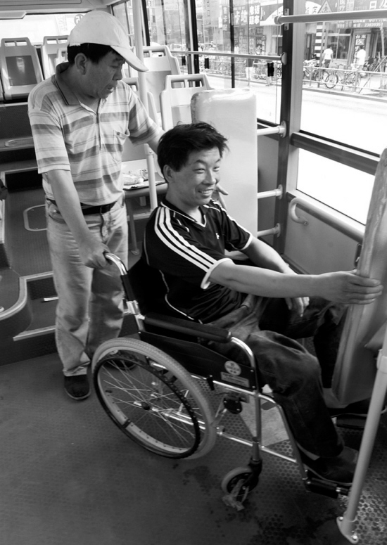 新环路增设轮椅车位(图)