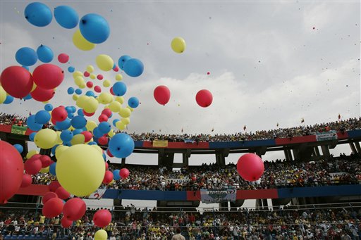 图文[美洲杯]阿根廷vs巴西 放飞气球