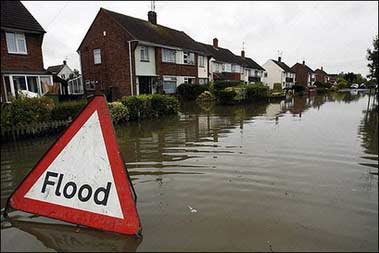 7月23日，英国中部地区遭遇洪水袭击。