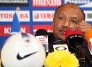 图文:卡塔尔获2011亚洲杯举办权 哈曼认真聆听