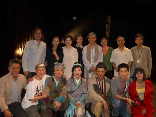 袁泉说吧),高惠彬,赖梵耘,李梅,曾晖,焦阳七林青霞与全体演员合影