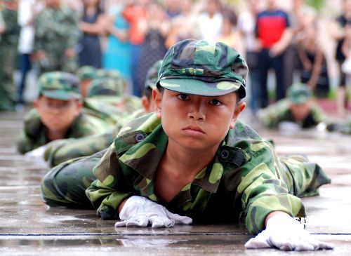 少年强则国强 中国已有各类少年军校1.8