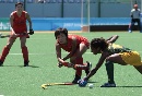 图文：[曲棍球]中国女曲3-0南非 谁也没抢到