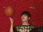 8月18日《超级歌会》——周杰伦大玩篮球