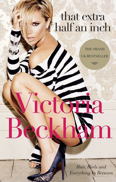 在这本书的封面上，维多利亚蹲在地板上，她涂着烟熏眼圈、瑟瑟地板着脸