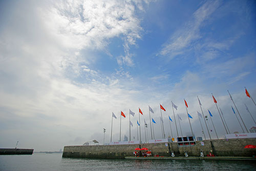 图文：青岛国际帆船赛第三日 港湾出口