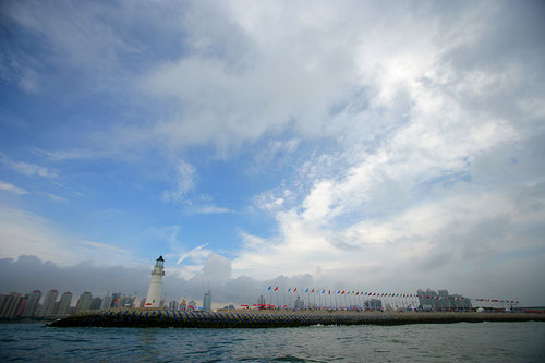 图文：青岛国际帆船赛第三日 下午许天空渐晴