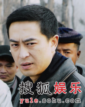 被称为"警察专业户"的张嘉译也随剧组来到云南,他在剧中出演男一号—