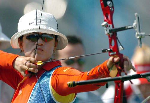 图文:国际射箭比赛中国女团无缘八强 仔细瞄准-搜狐2008奥运