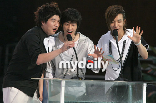 Super-Junior担任颁奖嘉宾