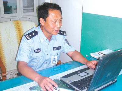 后来陆续在几个乡镇的农村派出所工作至2001年,现为辽宁省北票市公安