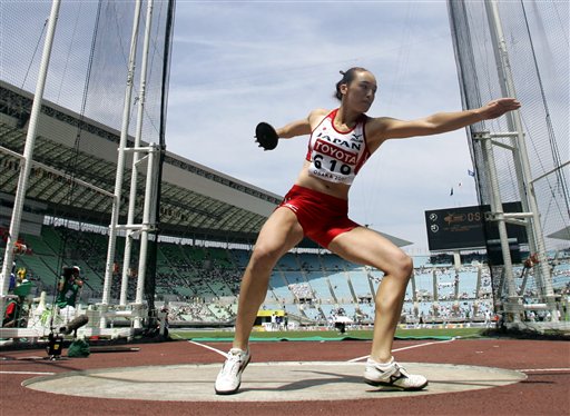 图文:世锦赛女子铁饼资格赛 日本选手需势待发