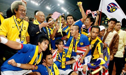 马来西亚国奥队庆祝夺冠