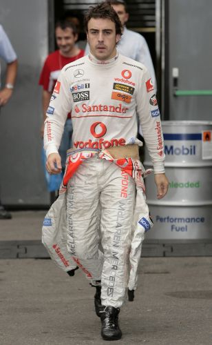 图文:[F1]蒙扎试车第二天 阿隆索步入赛场