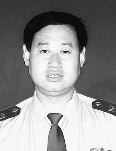 方明亮,男,37岁,中共党员,山西省大宁县工商局副局长.