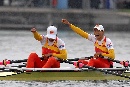 图文:赛艇锦标赛中国队获首金 金牌来之不易