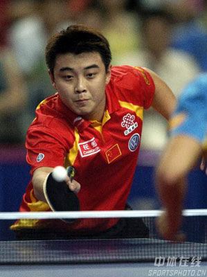 图文:乒乓球中国大奖赛 比赛中的男单冠军王皓