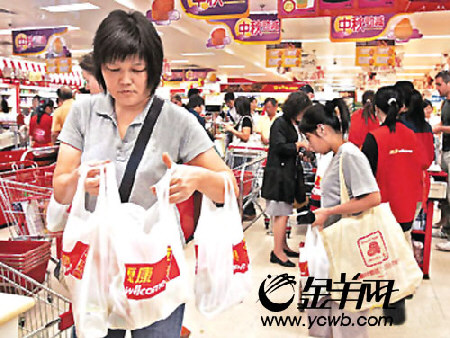 香港明年开征胶袋税 购物用胶袋收五毛[图]