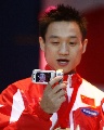 图文：男团决赛中国夺冠 杨威手机记录难忘瞬间