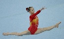 图文：杨伊琳获得女子全能第六名 小鹿一般跳跃