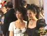 视频：赵薇黑色礼服引得现场记者频按手中快门