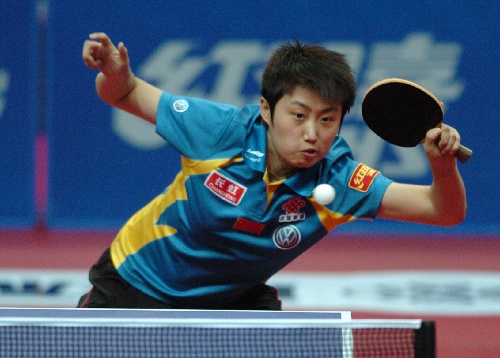 图文:[乒乓球]亚锦赛女团3-0新加坡 郭跃挥拍