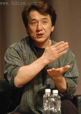 房祖名大爆老爸秘事 成龙吃饭要林凤娇喂(组图)