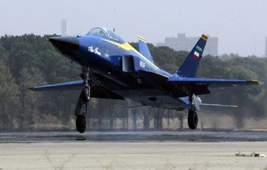 伊朗成功试飞"雷电"新型战斗机 声称堪比f-18