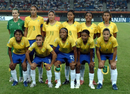图文:[世界杯]巴西vs澳大利亚 巴西首发合影