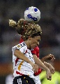 图文:[女足世界杯]德国3-0挪威 双方争盯头球