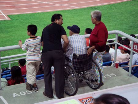 天津奥体中心场馆 残障人士拥有专用看台(图)