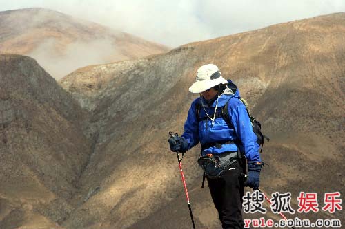 大本营安营扎寨 张朝阳状态良好拉练写博两不误