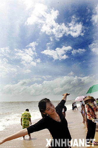 台风过后 海南旅游恢复正常景点开放(组图)