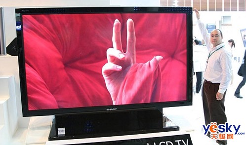 ceatec 07:夏普推108寸超大屏液晶电视(组图)