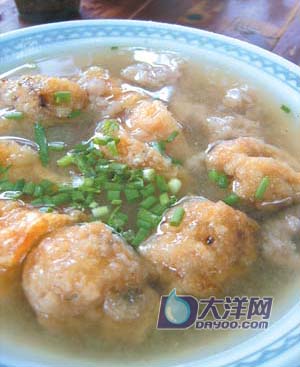 中式餐坊 美食探地  珍珠丸珍珠丸以当地黏性特好的番薯粉为原料,做时