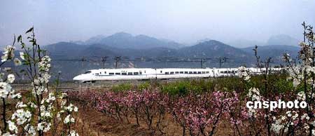中国高铁将改写经济版图 北京到上海只需五小时