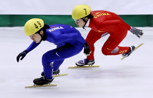 图文:短道速滑世界杯日本站 王蒙被朴升智超越