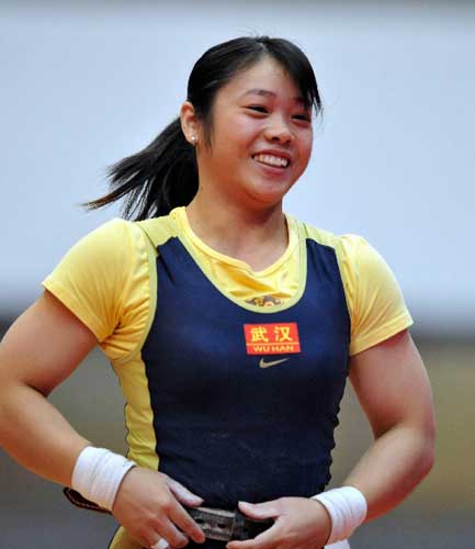 图文:女子举重63公斤级决赛 冯嘉喜获亚军