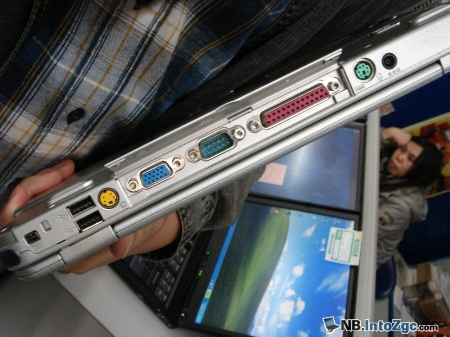 接口很齐全,ps2,串口并口都有
