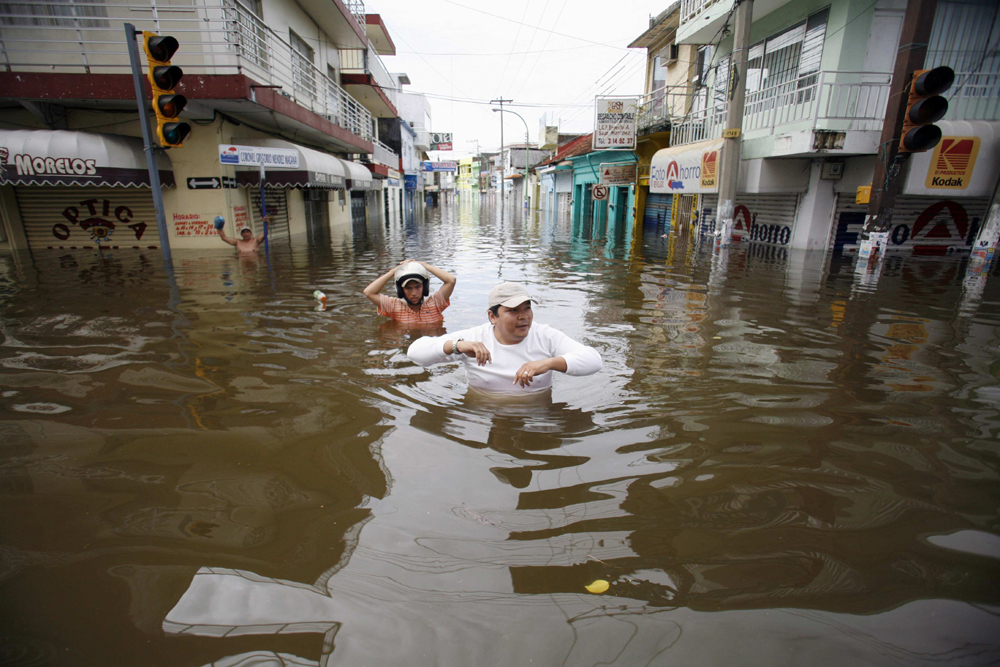 墨西哥遭罕见洪水百万人受灾