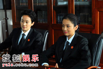 齐芳成功演绎三十多岁成熟《中国女法官(图)