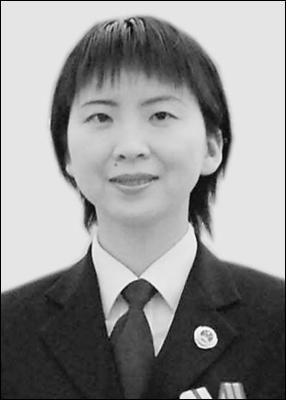 王岚(女) 四川省南充市检察院反贪污贿赂局局长(图