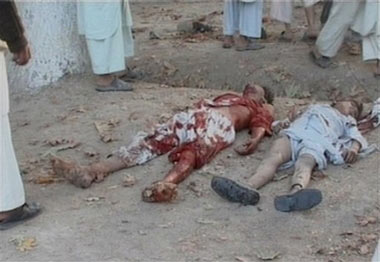 幻灯:阿富汗自杀式炸弹袭击 至少90人死亡