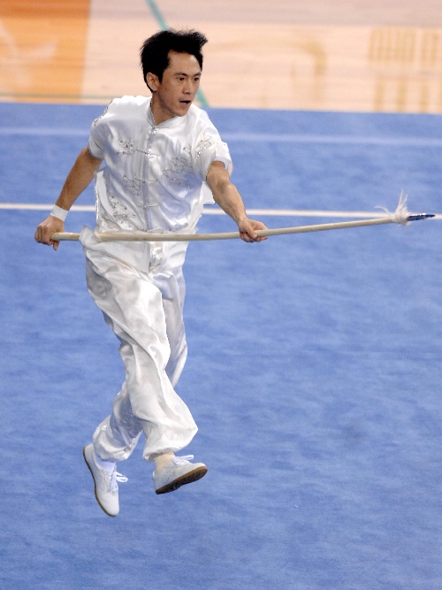 图文:武术世锦赛黑志宏男子枪术夺金