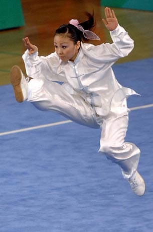 图文:武术世锦赛战况激烈 日本女选手打太极拳