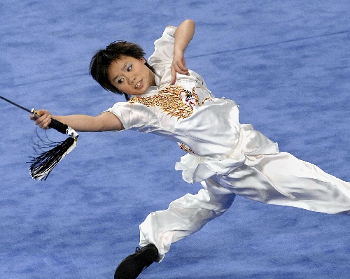 图文武术世锦赛女子剑术新加坡选手吴欣霓