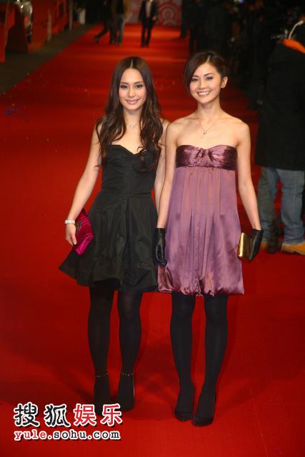 图：2007莱卡风尚大典 Twins公主装扮惊艳红毯