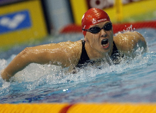 波兰选手泳池逞威 刷新女子200米蝶泳短池纪录