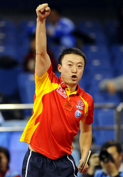图文:马琳4-1马龙晋级男单决赛 经典胜利手势;; (1)乒乓球――国际